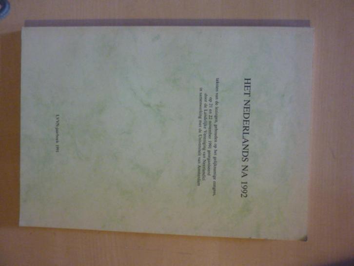 LVVN jaarboek 1991 - Het Nederlands na 1992, Boeken, Literatuur, Zo goed als nieuw, Verzenden