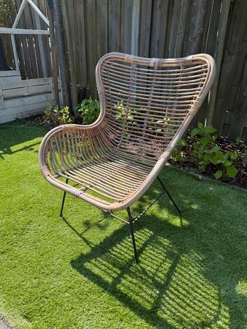 Rotan stoel beschikbaar voor biedingen
