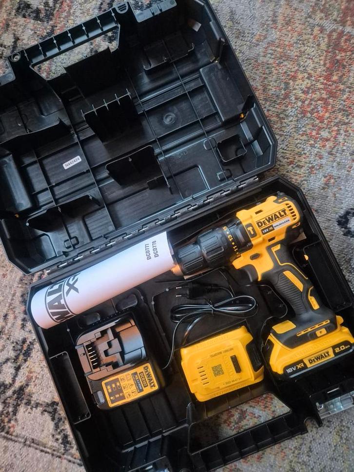 DeWalt Schroeftol DCD778D2T, Doe-het-zelf en Verbouw, Gereedschap | Boormachines, Zo goed als nieuw, Boor- en Schroefmachine, Minder dan 400 watt