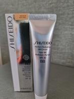 GEZOCHT   Shiseido BB kleur Medium, Ophalen of Verzenden, Zo goed als nieuw, Gehele gezicht, Verzorging