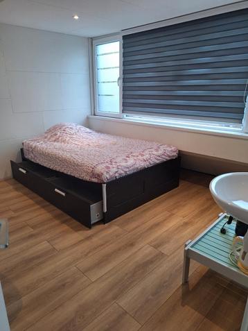 Kamer te huur  beschikbaar voor biedingen