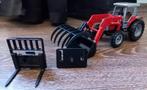 ERTL Massey Ferguson 3050 met voorlader en toebehoren, Ophalen of Verzenden, Zo goed als nieuw, Tractor of Landbouw, ERTL