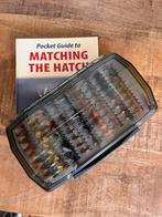 Umpqua Fly Box + 150 droge vliegen (winston sage orvis Hardy, Watersport en Boten, Hengelsport | Vliegvissen, Ophalen of Verzenden