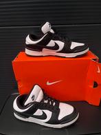 Nike Dunk Low, Zwart, Ophalen of Verzenden, Nike dunk low, Sneakers of Gympen