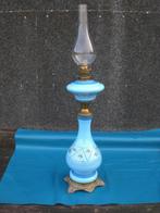 Mooie staande olielamp met glas 80 cm. hoog goed brander en., Antiek en Kunst, Ophalen