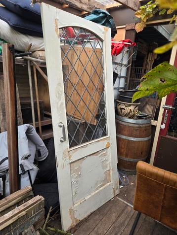 Oude Buitendeur met Glas in Lood beschikbaar voor biedingen