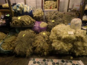 Heideschaap wol VachtVilten 1met Lange Lokken Zand&Grijs  beschikbaar voor biedingen