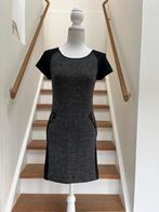 Little grey-black dress in 2 materialen., Kleding | Dames, Verzenden, Vero Moda, Zwart, Zo goed als nieuw