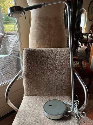 Metalarte tafellamp bureau lamp beschikbaar voor biedingen