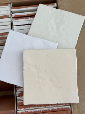 Wandtegels 'witjes' 13x13 beschikbaar voor biedingen
