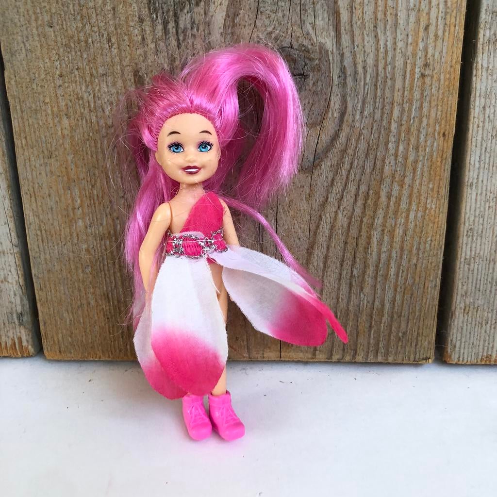 Roze witte fee meisje Barbie formaat, Kinderen en Baby's, Speelgoed | Poppen, Ophalen of Verzenden, Gebruikt, Barbie