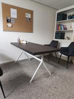Tafel donker bruin houten blad, witte poot, Ophalen, Gebruikt, 50 tot 100 cm, 150 tot 200 cm