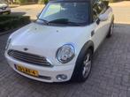 Mini 1.6 Cooper Cabrio AUT 2010 Wit, Auto's, Mini, 15 km/l, Zwart, 4 cilinders, Cabriolet