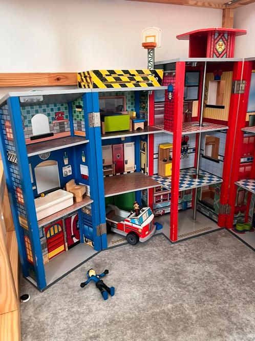 Houren brandweerkazerne, Kinderen en Baby's, Speelgoed | Houten speelgoed, Gebruikt, Overige typen, Ophalen