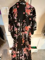 Zwarte kimono met bloemenprint, Maat 38/40 (M), Zwart, Ophalen of Verzenden, Zo goed als nieuw