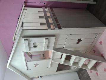 Boomhut stapelbed wit beschikbaar voor biedingen