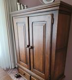 Massief donker eiken. Maat : 1.80 hoog, 1.40 breed en 45 cm., Antiek en Kunst, Antiek | Meubels | Kasten, Ophalen