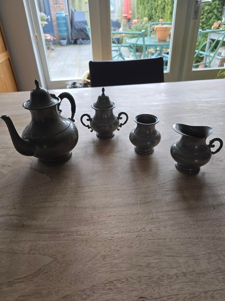 Tinnen Servies - Theepot, Suikerpot, Melkkan, Ophalen