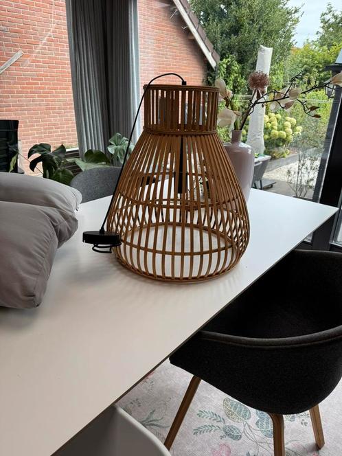 Rotan hanglamp – natuurlijke look, Huis en Inrichting, Lampen | Hanglampen, Zo goed als nieuw, Minder dan 50 cm, Ophalen