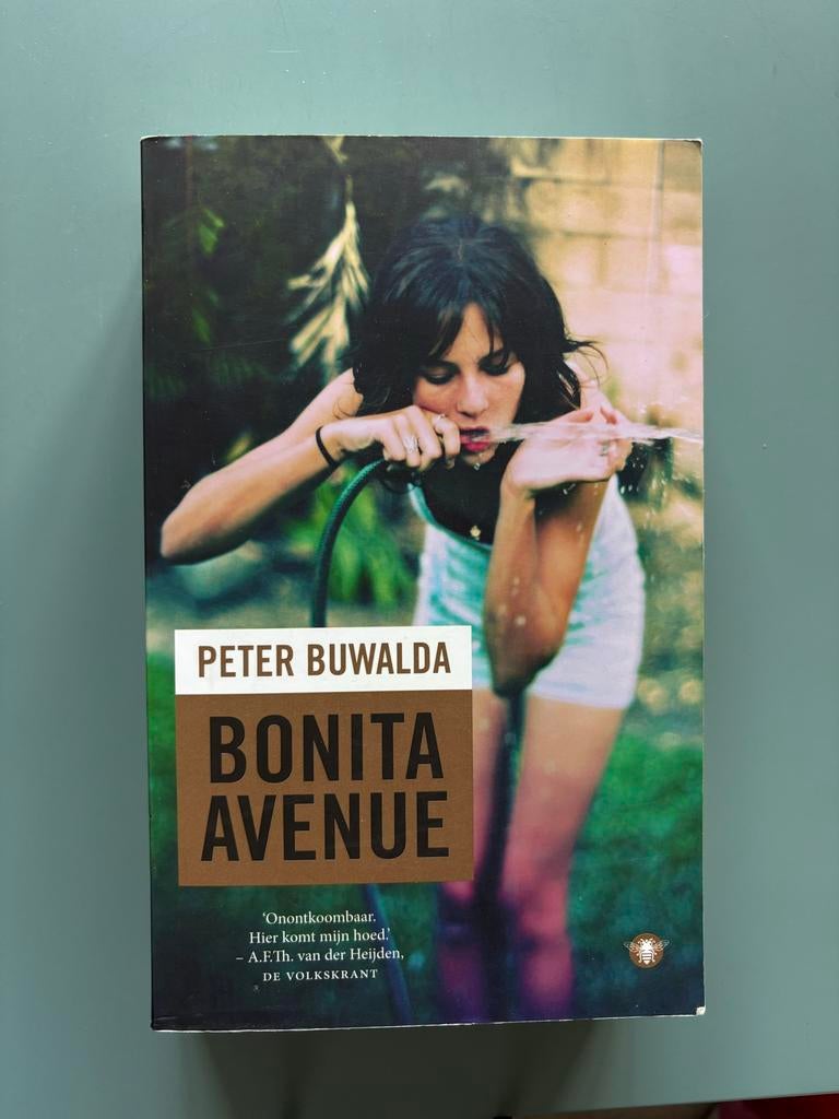 Bonita Avenue - Peter Buwalda, Ophalen of Verzenden, Gelezen, Nederland