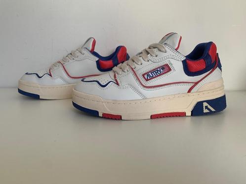 Autry sneakers gympen wit blauw rood 37 als NIEUW, Kleding | Dames, Schoenen, Zo goed als nieuw, Sneakers of Gympen, Wit, Verzenden