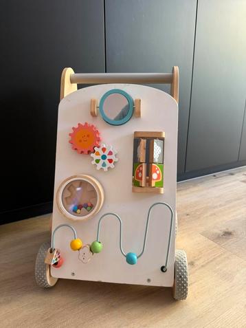 Howa houten loopwagen beschikbaar voor biedingen