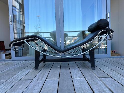 Le Corbusier LC4 ligstoel zwart leer, Huis en Inrichting, Fauteuils, Gebruikt, Leer, Metaal, Ophalen