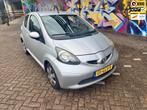 Toyota Aygo 1.0-12V + airco elektrische ramen centrale vergr, Voorwielaandrijving, Stof, Gebruikt, 4 stoelen
