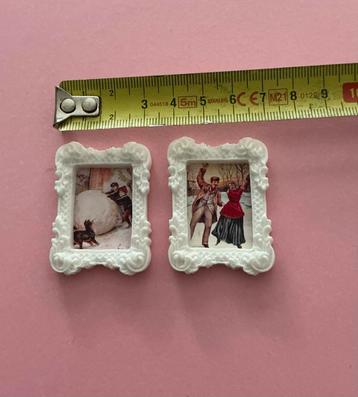 Poppenhuis Schilderijtjes - Set van 2 beschikbaar voor biedingen