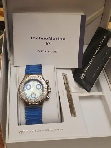 Technomarine diamanten horloge met parelmoer beschikbaar voor biedingen