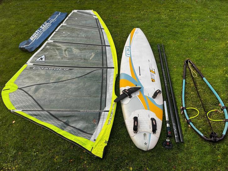 Complete windsurf freeride set 130L, Watersport en Boten, Windsurfen, Gebruikt, Complete set, 250 tot 300 cm, Met vin(nen), Met draagtas