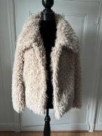 Goedkoop !! Heerlijk zachte fluffy jas maat 34 = XS, Ophalen of Verzenden, Gedragen, Maat 34 (XS) of kleiner, Beige