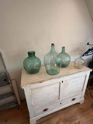 Oude glazen flessen - set van 4 beschikbaar voor biedingen