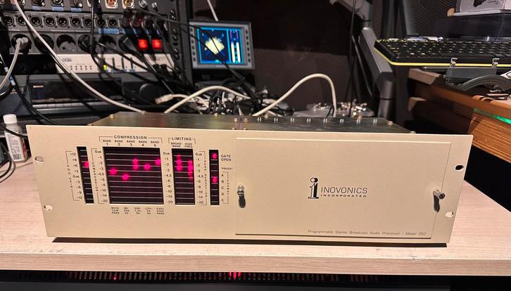 Inovonics 250 broadcast processor (Orban, dspx, omnia), Muziek en Instrumenten, Effecten, Zo goed als nieuw, Volume, Overige typen