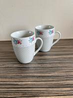 2 Leuke Mokken met Bloemen en Stippen, Keramiek, Ophalen of Verzenden, Zo goed als nieuw, Overige stijlen