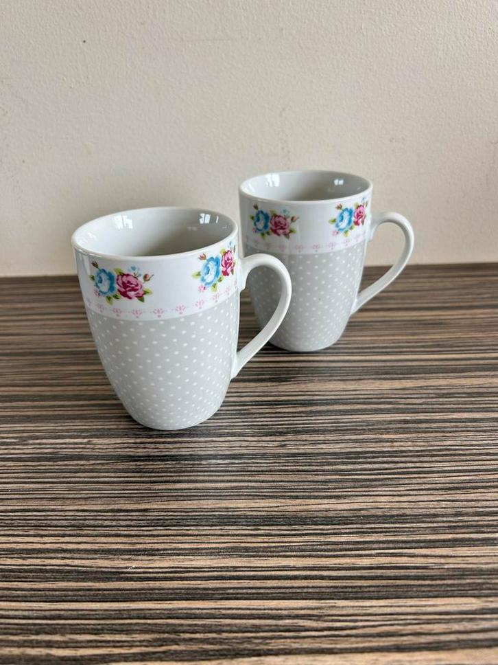 2 Leuke Mokken met Bloemen en Stippen, Huis en Inrichting, Keuken | Servies, Zo goed als nieuw, Kop(pen) en/of Schotel(s), Overige stijlen