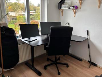 Nieuw hoekbureau, in hoogte verstelbaar