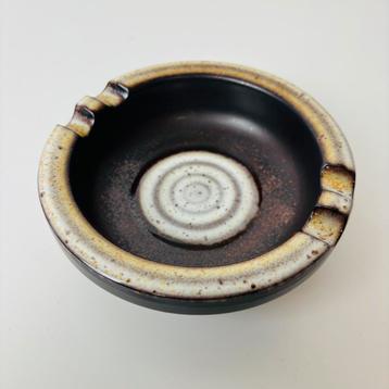 Vintage keramische asbak, bruin met crème decor, jaren 60/70 beschikbaar voor biedingen