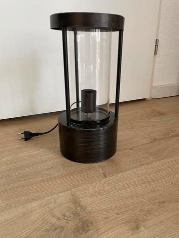 Tafellamp beschikbaar voor biedingen