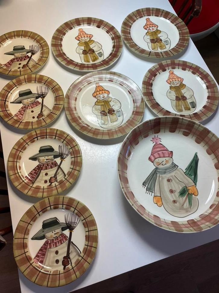 Handbeschilderde Italiaanse borden met sneeuwpop – set van 9, Antiek en Kunst, Antiek | Servies compleet, Ophalen