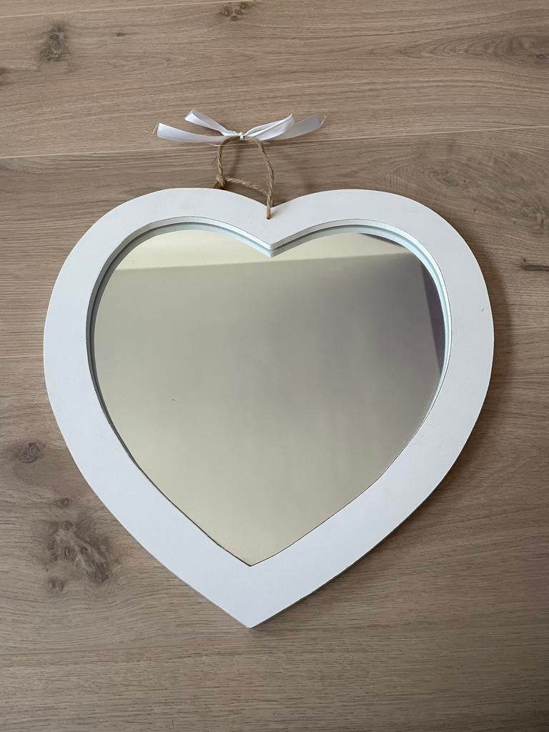 Nieuwe hartvormige wandspiegel, Huis en Inrichting, Woonaccessoires | Spiegels, Ophalen, Minder dan 50 cm, Nieuw, Minder dan 100 cm