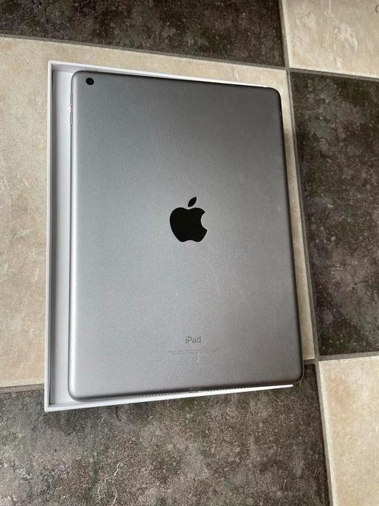 Apple iPad 6 wifi 128Gb, Computers en Software, Apple iPads, Nieuw, Overige modellen, 10 inch, Grijs, Ophalen of Verzenden