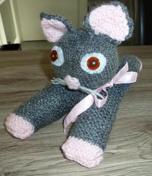 Nieuwe, handgebreide, knuffelpoes, Kinderen en Baby's, Speelgoed | Knuffels en Pluche, Nieuw, Poes, Ophalen of Verzenden