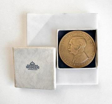 Oude Karl Landsteiner penning bloeddonaties beschikbaar voor biedingen