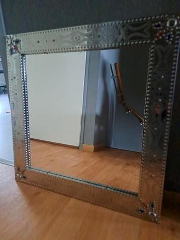 Vierkante spiegel met zilverkleurige lijst 70 x 70 cm beschikbaar voor biedingen