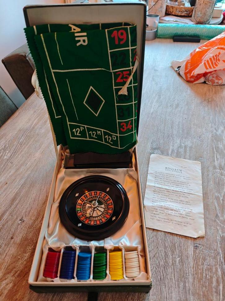 Vintage Roulette Set in Originele Doos, Hobby en Vrije tijd, Gezelschapsspellen | Kaartspellen, Gebruikt, Een of twee spelers