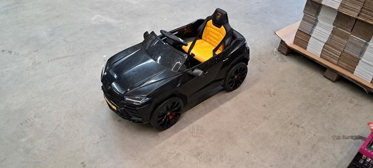 Elektrische kinderauto met afstandsbediening, Kinderen en Baby's, Speelgoed | Buiten | Accuvoertuigen, Zo goed als nieuw, Ophalen