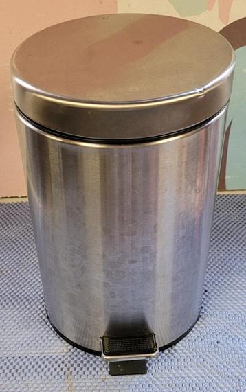 afvalemmer chroom 3,5 liter (toilet ?) beschikbaar voor biedingen