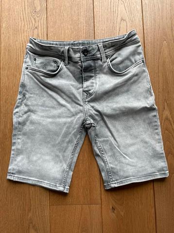Hallinger denim short beschikbaar voor biedingen