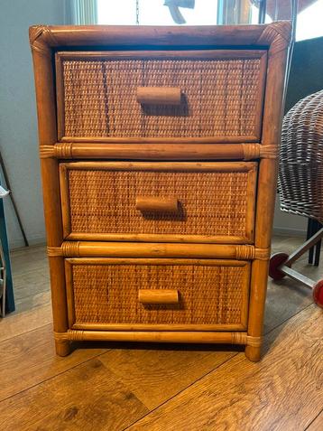 Retro vintage rotan/riet ladekastje bohemian boho Ibiza beschikbaar voor biedingen